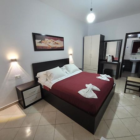 Haris Hotel Vlorë Esterno foto