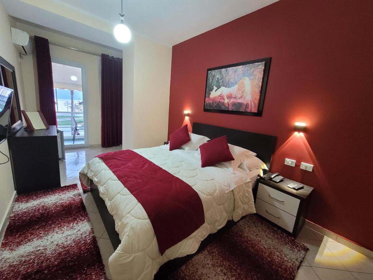 Haris Hotel Vlorë Esterno foto