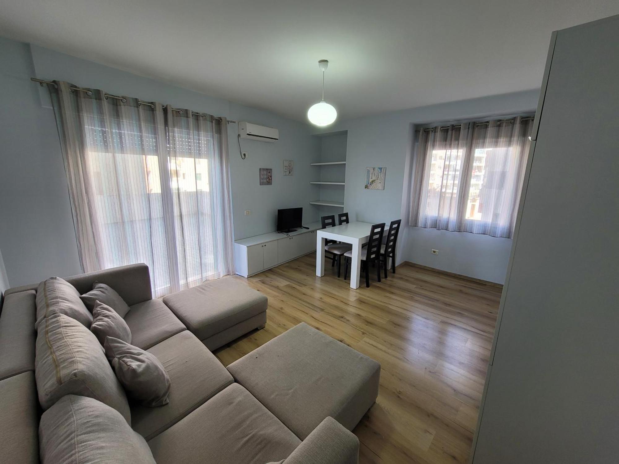 Haris Hotel Vlorë Esterno foto