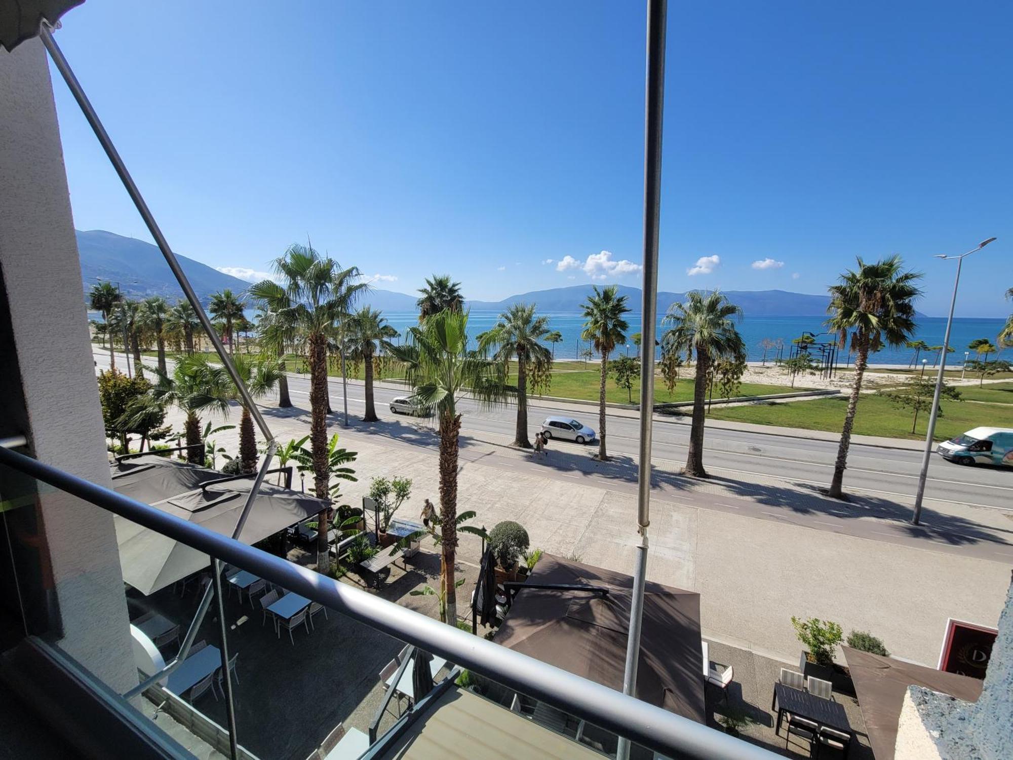 Haris Hotel Vlorë Esterno foto