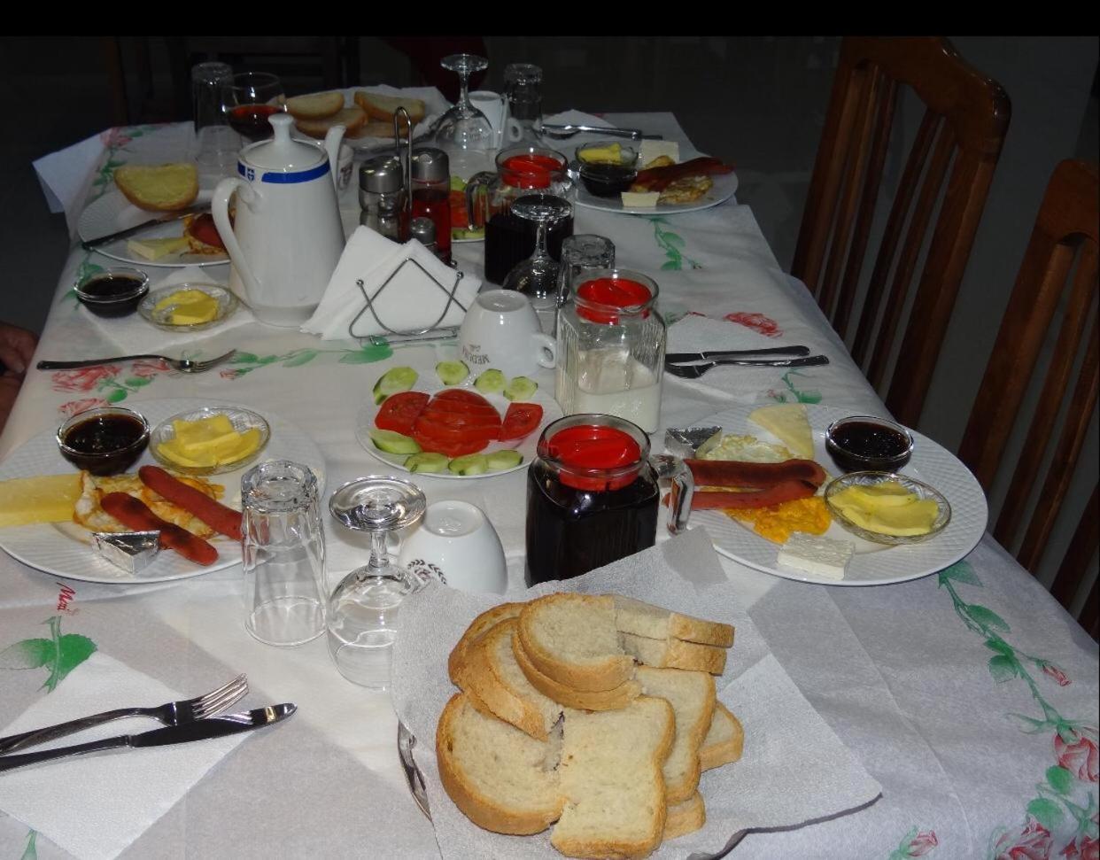 Haris Hotel Vlorë Esterno foto