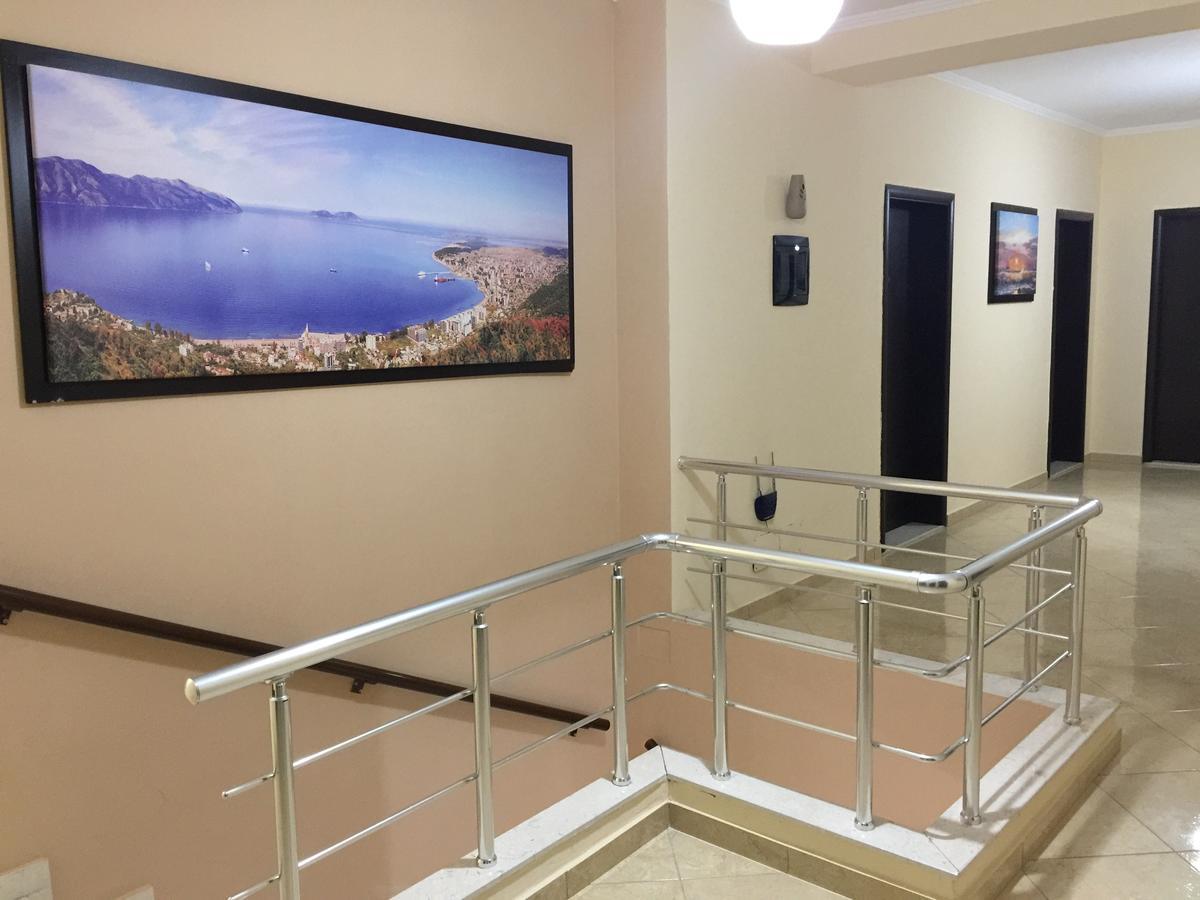 Haris Hotel Vlorë Esterno foto